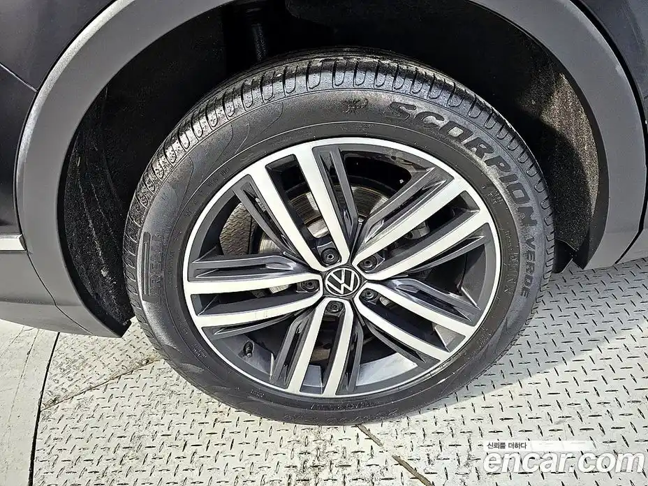 Volkswagen Tiguan 2021 2.0 Автомат в Москве № 169320, фото 20