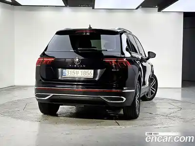Volkswagen Tiguan 2021 2.0 Автомат в Москве № 169320, миниатюра 3