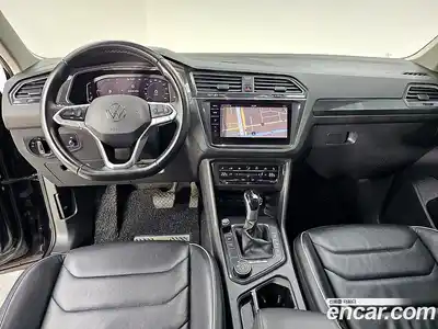Volkswagen Tiguan 2021 2.0 Автомат в Москве № 169320, миниатюра 5