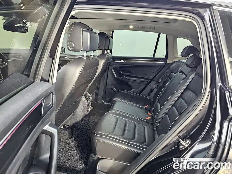 Volkswagen Tiguan 2021 2.0 Автомат в Москве № 169320, фото 9