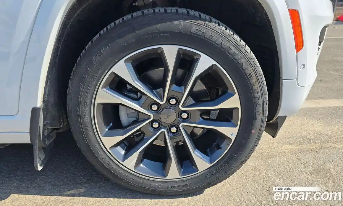 Jeep Cherokee 2023 3.6 Автомат в Москве № 169955, фото 5