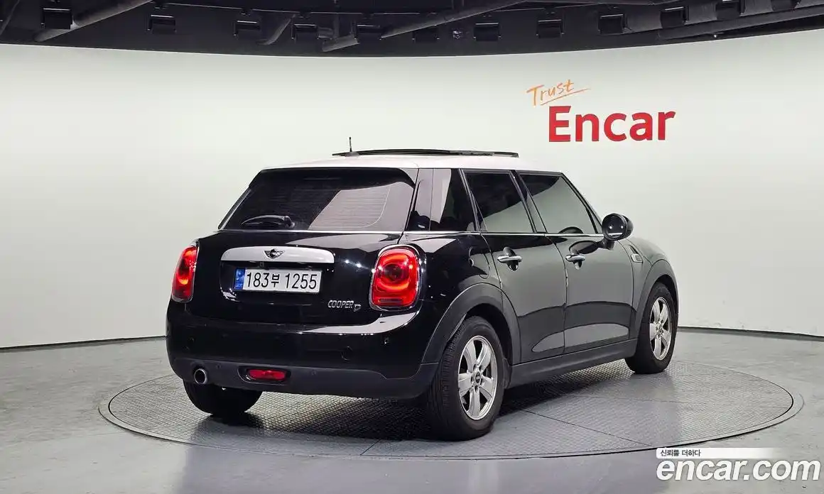 Mini Cooper 2015 1.5 Автомат в Москве № 179261, фото 11