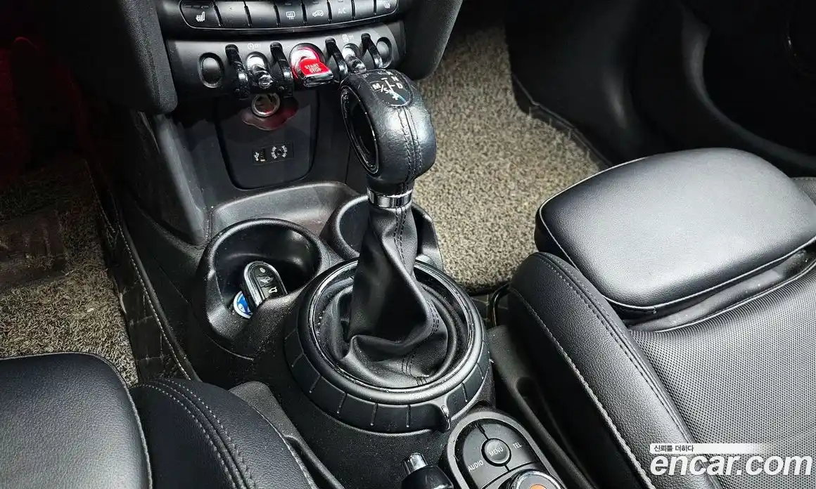 Mini Cooper 2015 1.5 Автомат в Москве № 179261, фото 13