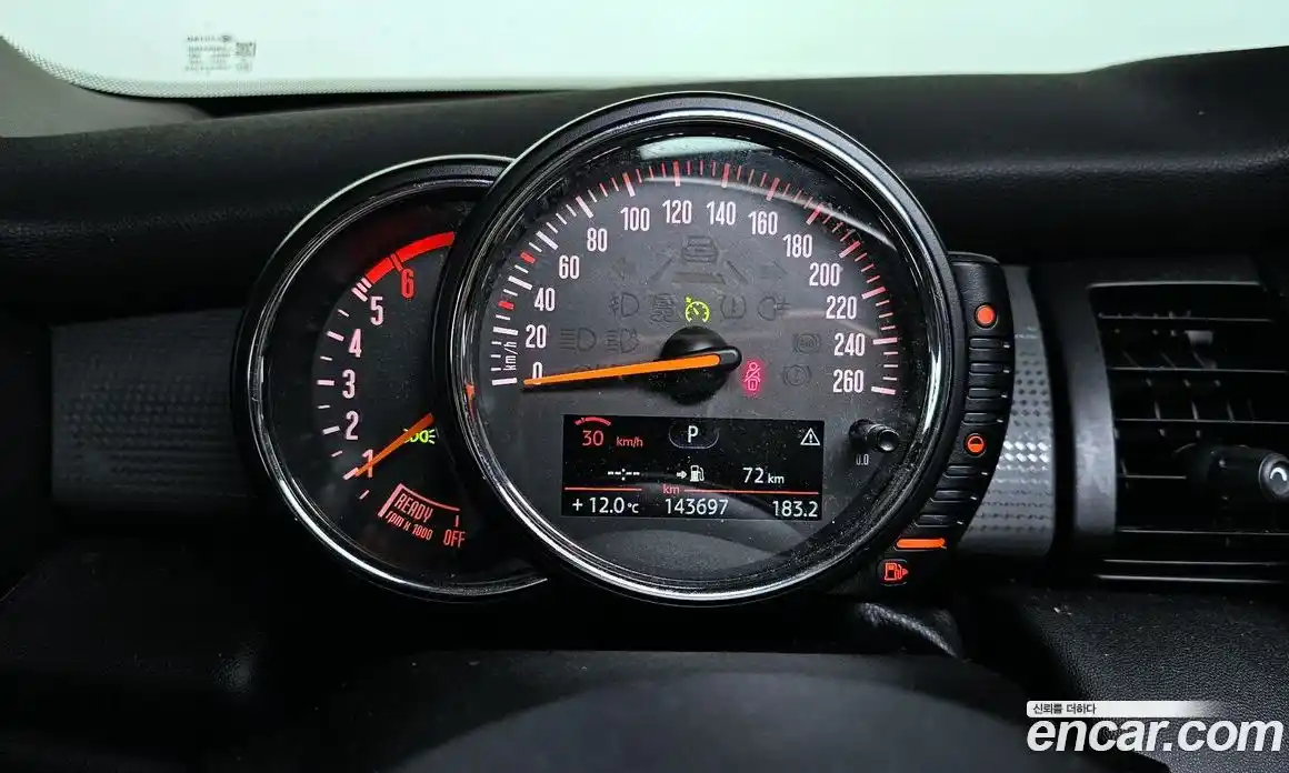 Mini Cooper 2015 1.5 Автомат в Москве № 179261, фото 8