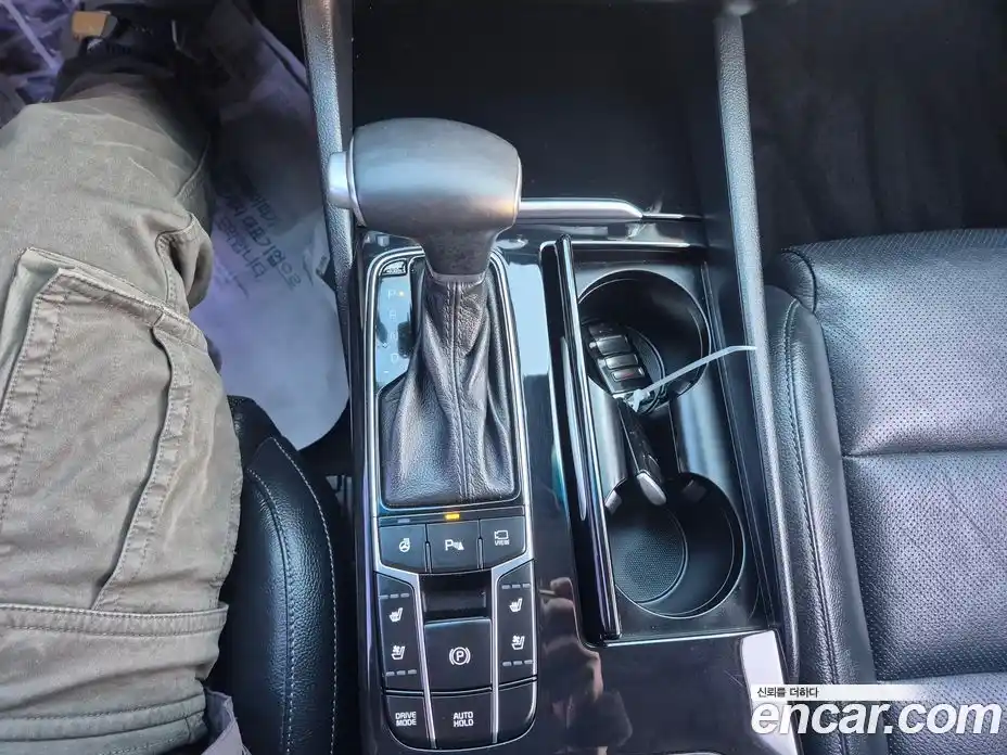 Kia K7 2019 2.4 Автомат в Москве № 19048, фото 14