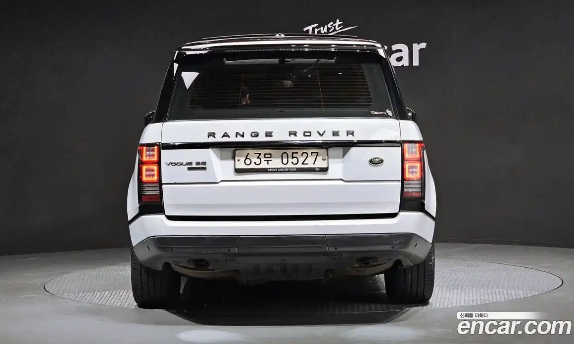 Land Rover Range-Rover 2016 4.4 Автомат в Москве № 198115, фото 4