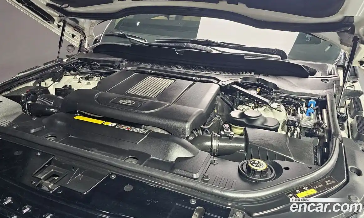 Land Rover Range-Rover 2016 4.4 Автомат в Москве № 198115, фото 6