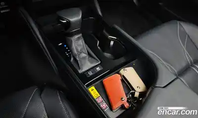 Lexus ES 2025 2.5 Автомат в Москве № 198853, миниатюра 2