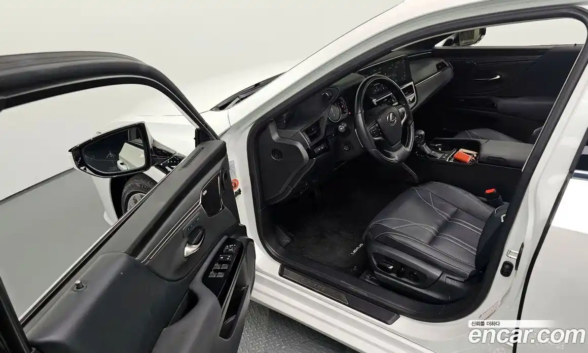 Lexus ES 2025 2.5 Автомат в Москве № 198853, фото 5