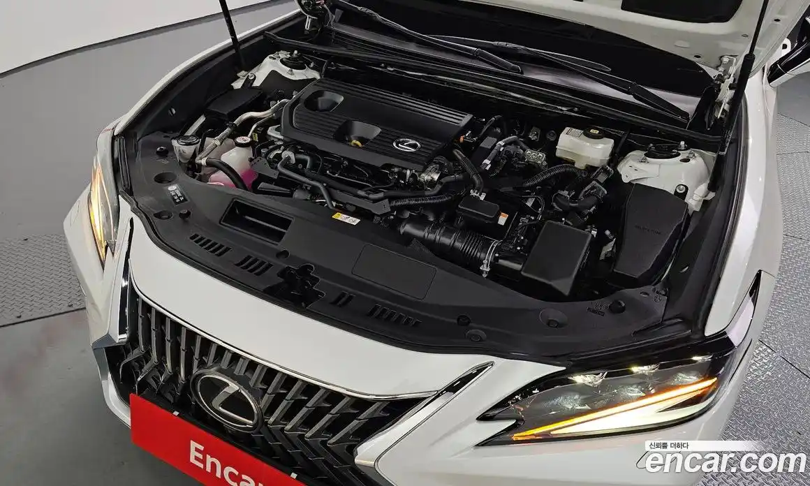 Lexus ES 2025 2.5 Автомат в Москве № 198853, фото 9