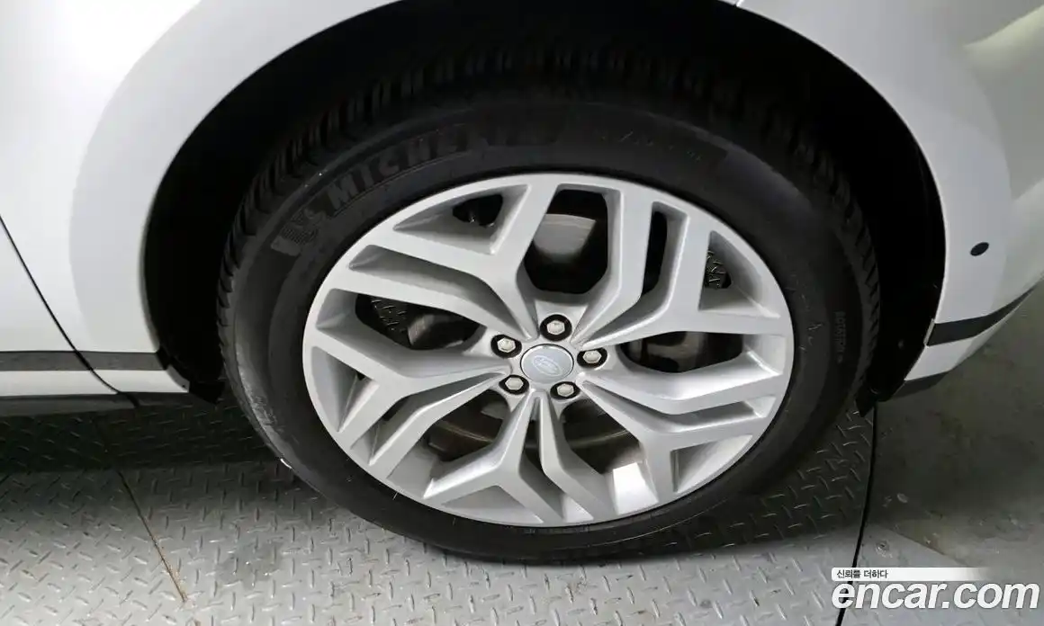 Land Rover Range-Rover Evoque 2022 2.0 Автомат в Москве № 213357, фото 8