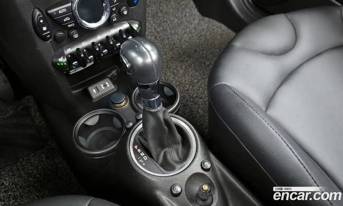 Mini Roadster 2013 1.6 Автомат в Москве № 214379, фото 15