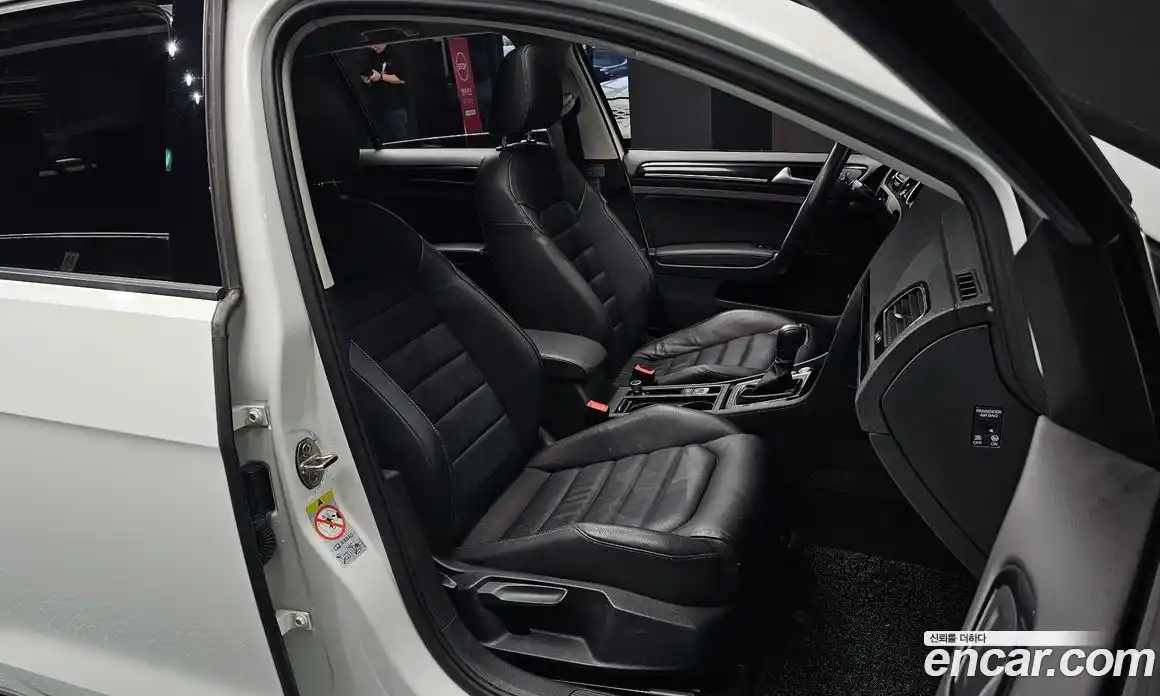 Volkswagen Golf 2016 2.0 Автомат в Москве № 215122, фото 8