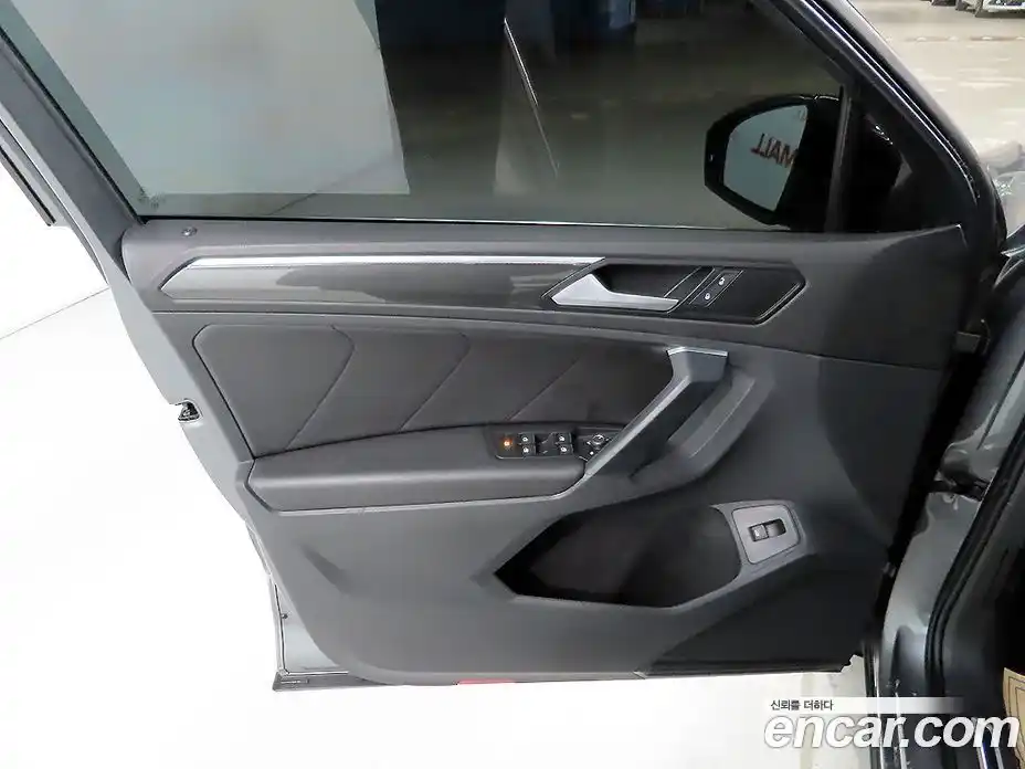 Volkswagen Tiguan 2020 2.0 Автомат в Москве № 215203, фото 15