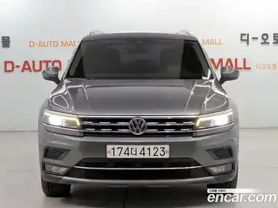 Volkswagen Tiguan 2020 2.0 Автомат в Москве № 215203, миниатюра 2