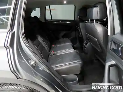 Volkswagen Tiguan 2020 2.0 Автомат в Москве № 215203, миниатюра 8