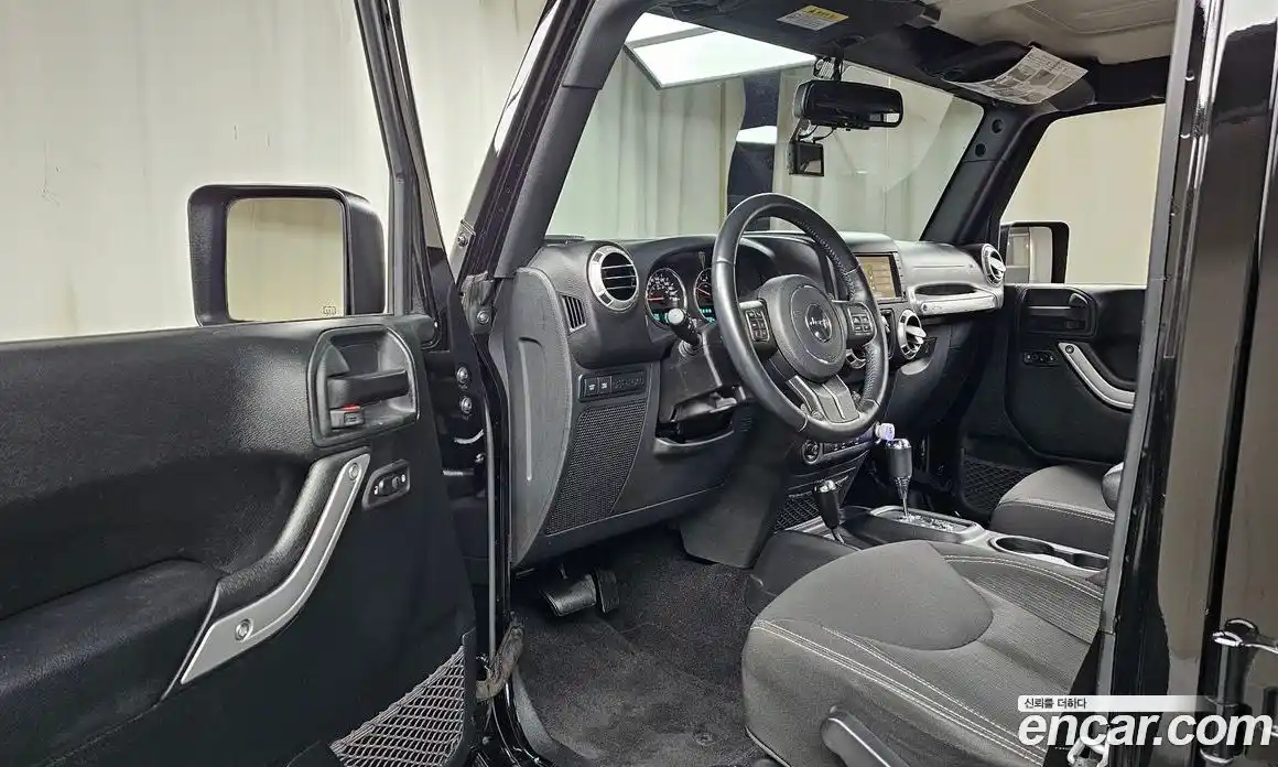 Jeep Wrangler 2017 3.6 Автомат в Москве № 215450, фото 19