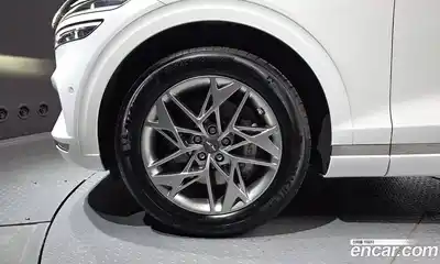 Genesis GV70 2024 2.5 Автомат в Москве № 21889, миниатюра 2