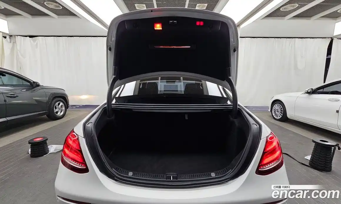 Mercedes-Benz E-Class 2017 2.0 Автомат в Москве № 224735, фото 20