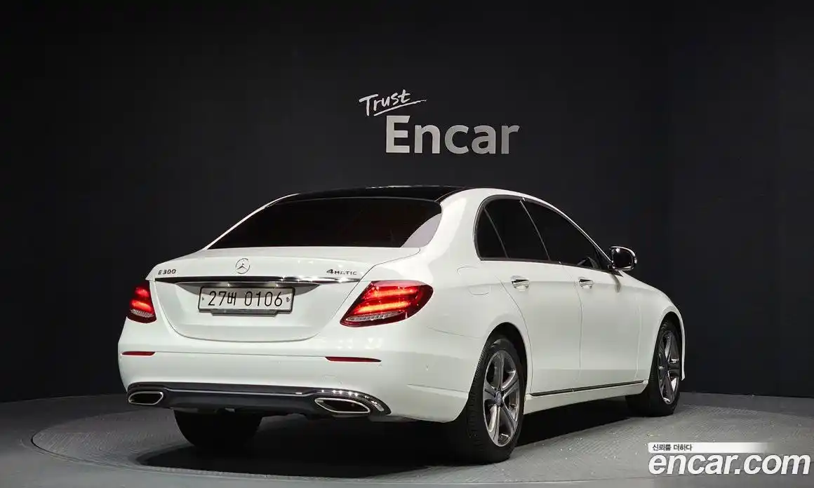 Mercedes-Benz E-Class 2017 2.0 Автомат в Москве № 224735, фото 2