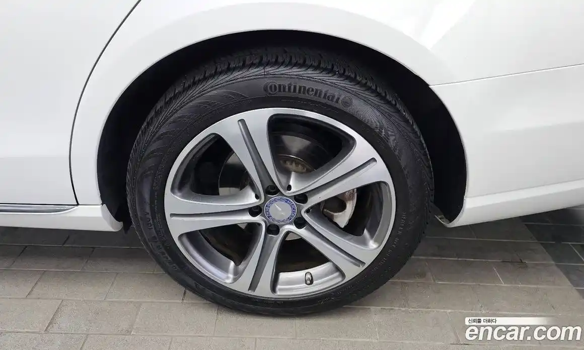 Mercedes-Benz E-Class 2017 2.0 Автомат в Москве № 224735, фото 5