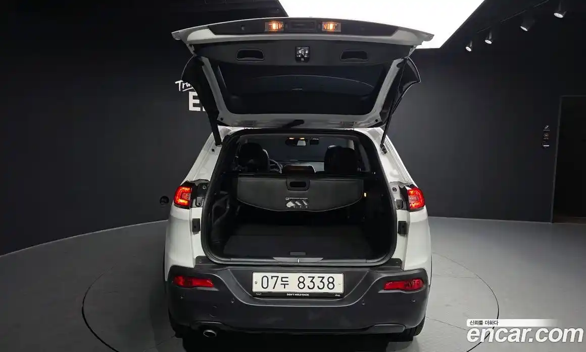 Jeep Cherokee 2018 2.4 Автомат в Москве № 232291, фото 16