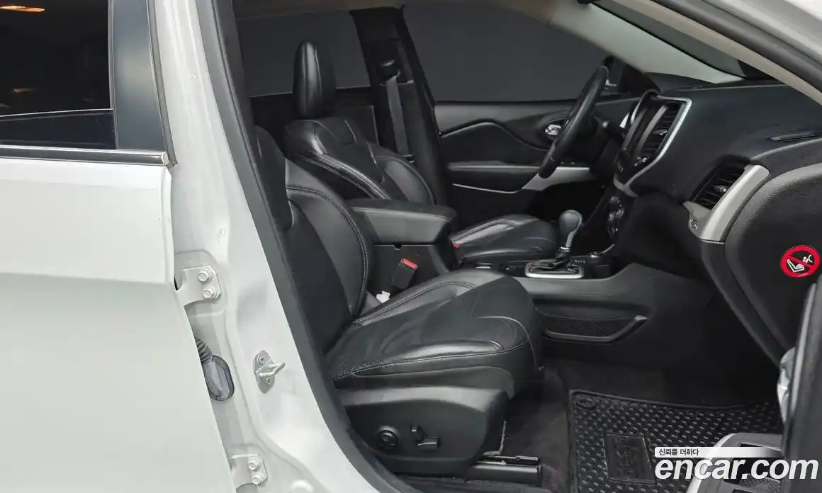 Jeep Cherokee 2018 2.4 Автомат в Москве № 232291, фото 3