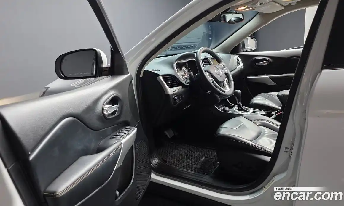 Jeep Cherokee 2018 2.4 Автомат в Москве № 232291, фото 9