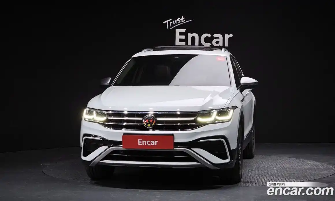 Volkswagen Tiguan 2023 2.0 Автомат в Москве № 254475, фото 3