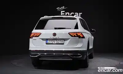 Volkswagen Tiguan 2023 2.0 Автомат в Москве № 254475, миниатюра 4