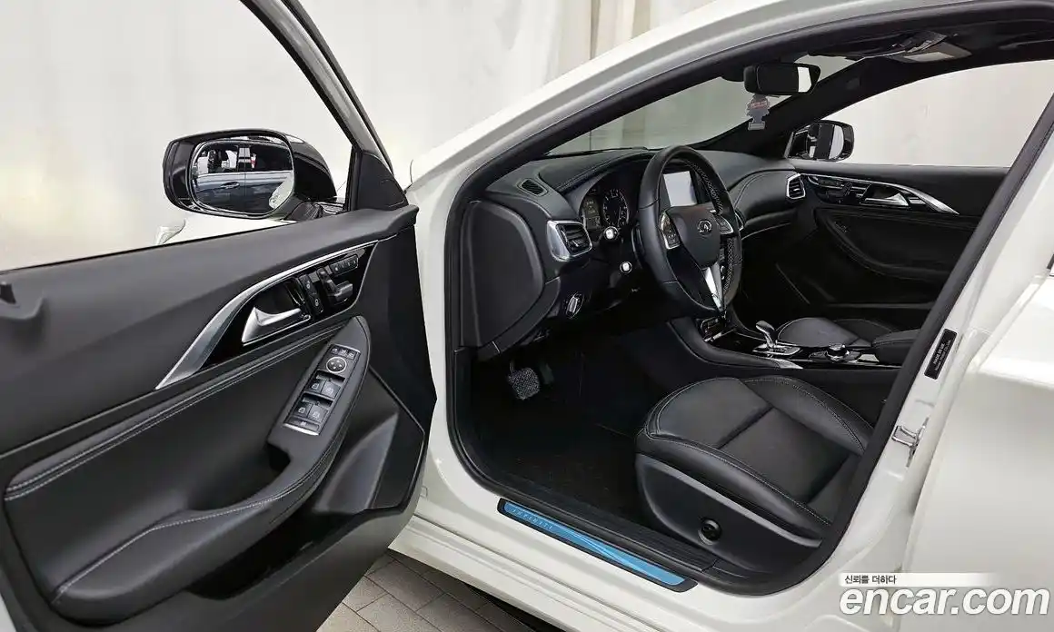 Infiniti Q30 2019 2.0 Автомат в Москве № 256122, фото 8