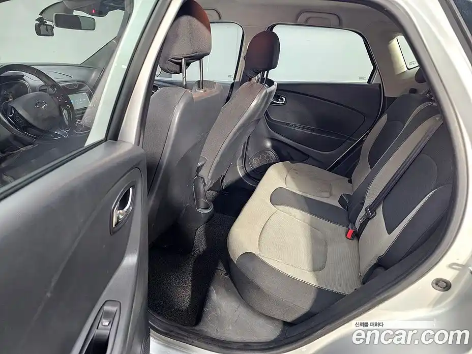 Renault QM3 2014 1.5 Автомат в Москве № 265557, фото 9