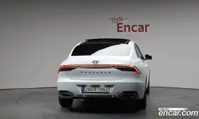 Hyundai Grandeur 2022 2.4 Автомат в Москве № 266861, миниатюра 11