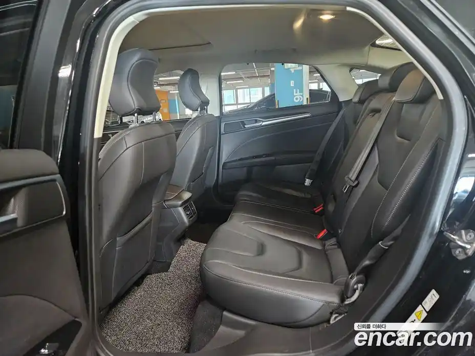 Ford Mondeo 2017 2.0 Автомат в Москве № 282127, фото 9