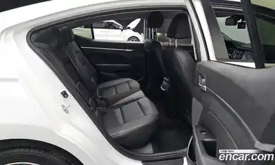 Hyundai Avante 2020 1.6 Автомат в Москве № 282345, миниатюра 2