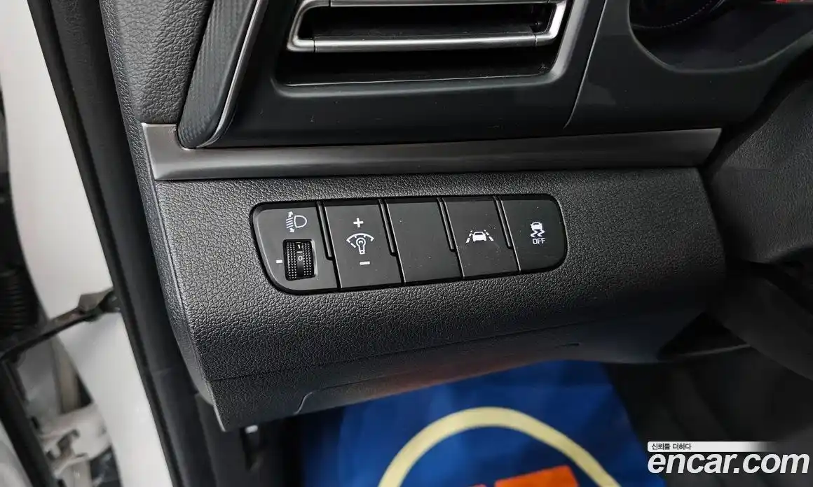 Hyundai Avante 2020 1.6 Автомат в Москве № 282345, фото 3