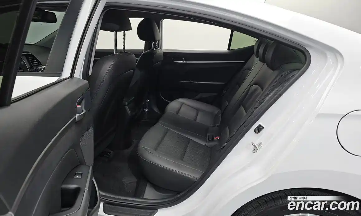 Hyundai Avante 2020 1.6 Автомат в Москве № 282345, фото 9