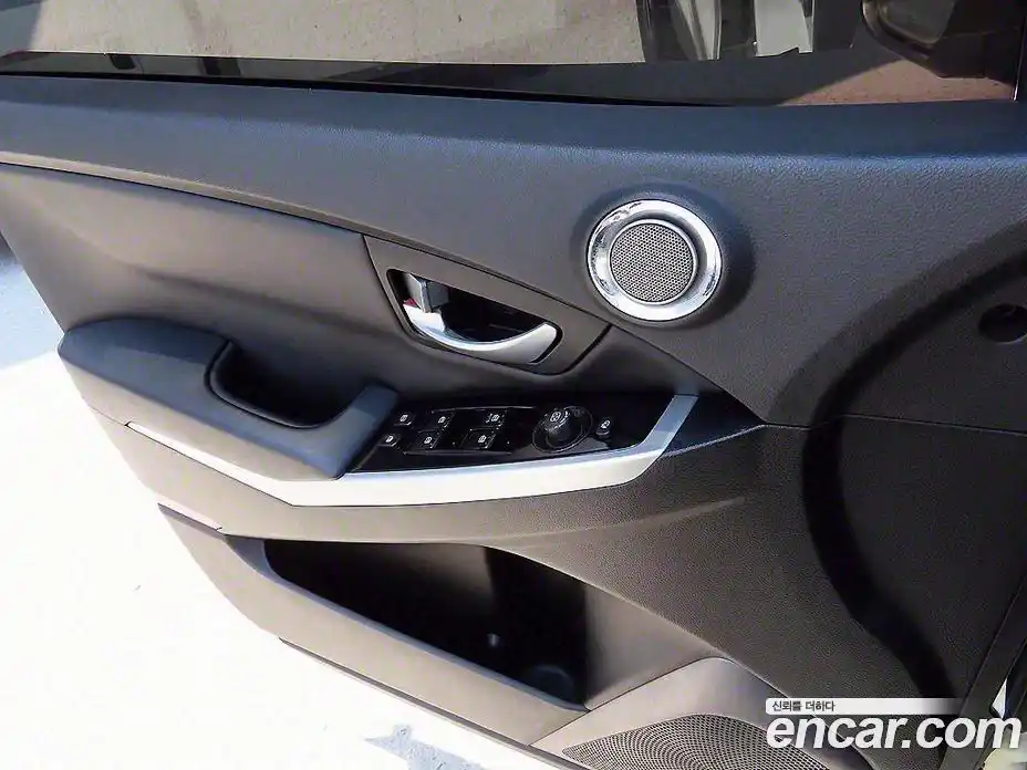 SsangYong Korando 2014 2.0 Автомат в Москве № 29464, фото 11