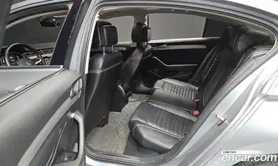 Volkswagen Passat 2021 2.0 Автомат в Москве № 301320, миниатюра 10