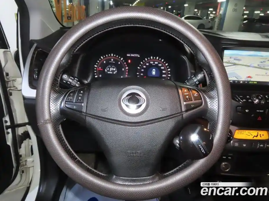 SsangYong Korando 2015 2.0 Автомат в Москве № 311045, фото 12