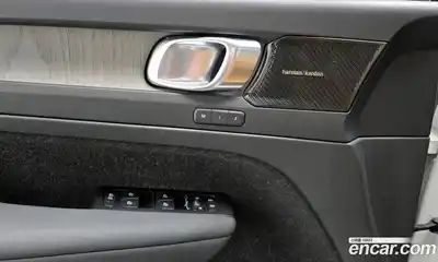 Volvo XC40 2021 2.0 Автомат в Москве № 312647, миниатюра 6