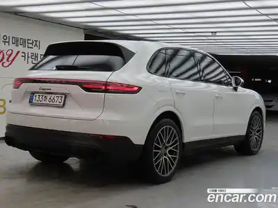 Porsche Cayenne 2023 3.0 Автомат в Москве № 312792, миниатюра 3