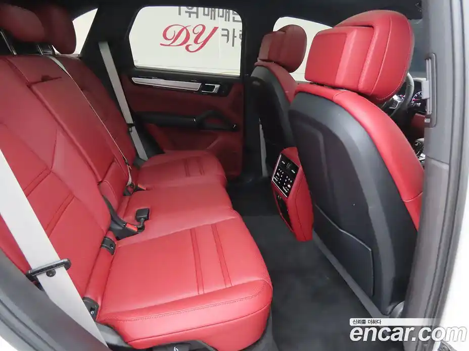 Porsche Cayenne 2023 3.0 Автомат в Москве № 312792, фото 6