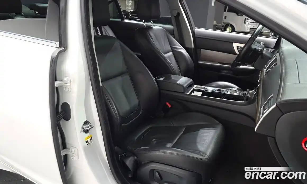 Jaguar XF 2014 3.0 Автомат в Москве № 335832, фото 12