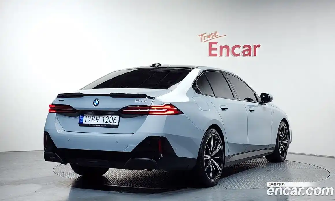 BMW 5-Series 2024 2.0 Автомат в Москве № 362415, фото 1