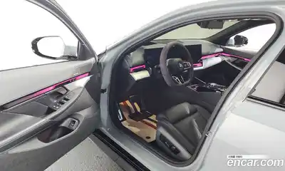 BMW 5-Series 2024 2.0 Автомат в Москве № 362415, миниатюра 9