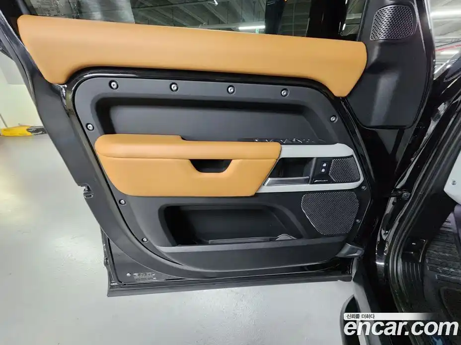 Land Rover Defender 2024 2.0 Автомат в Москве № 416495, фото 11