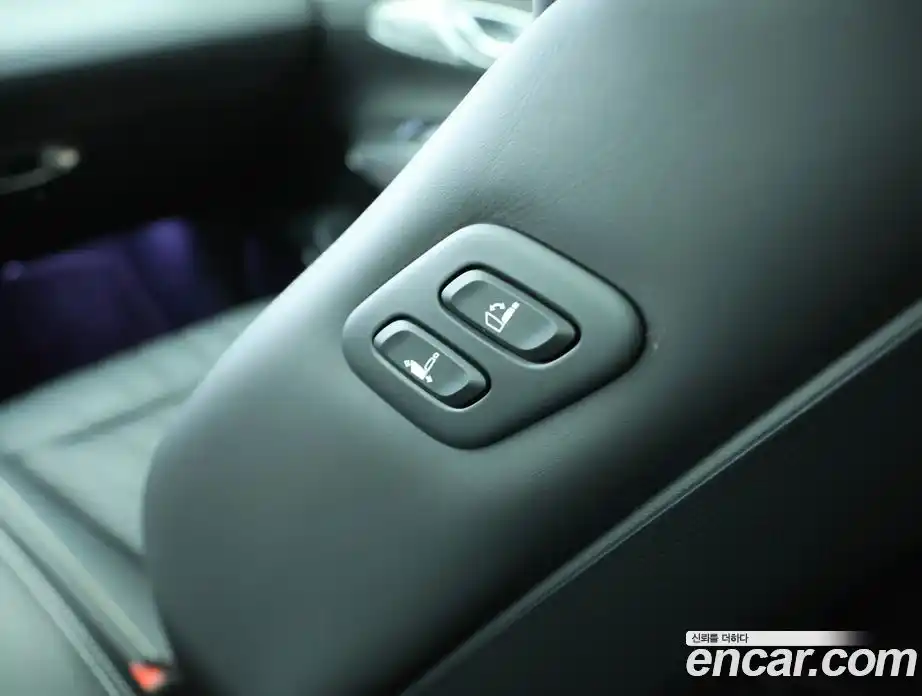 Genesis GV70 2023 2.2 Автомат в Москве № 419067, фото 16