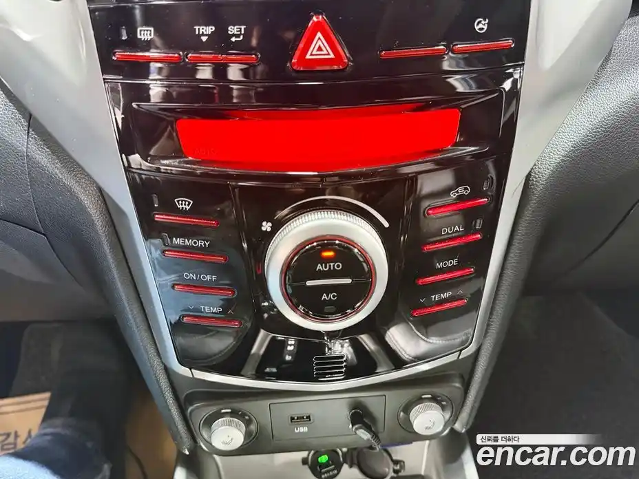 SsangYong TIBOLI 2015 1.6 Автомат в Москве № 421800, фото 11