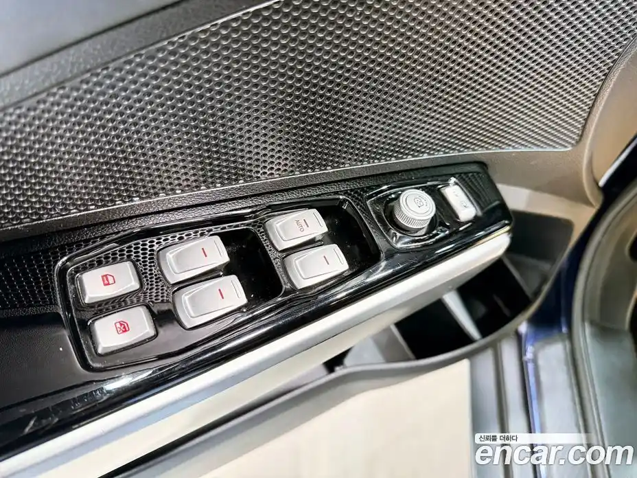 SsangYong TIBOLI 2015 1.6 Автомат в Москве № 421800, фото 7